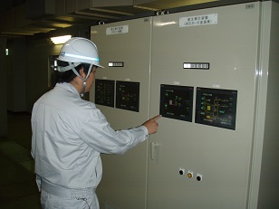 電気施設している写真