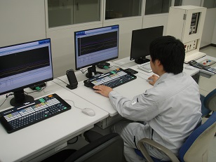 運転管理している写真