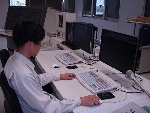 事務作業をしている写真